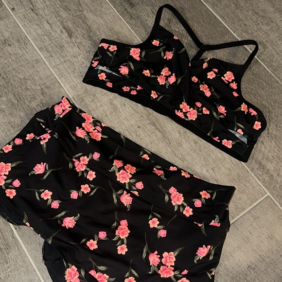 Vs pink Floral Black and Pink swim suit or gym outfit - Picture 2 of 7
